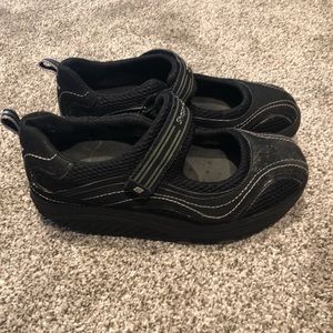 Skechers Shape Ups Mary Jane Women’s size 8